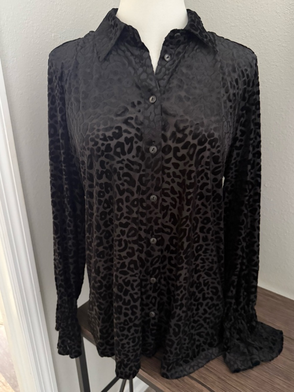 Soft Surroundings NWT Leopard Velvet Burnout Blouse Ruffle Cuff Sheer Top